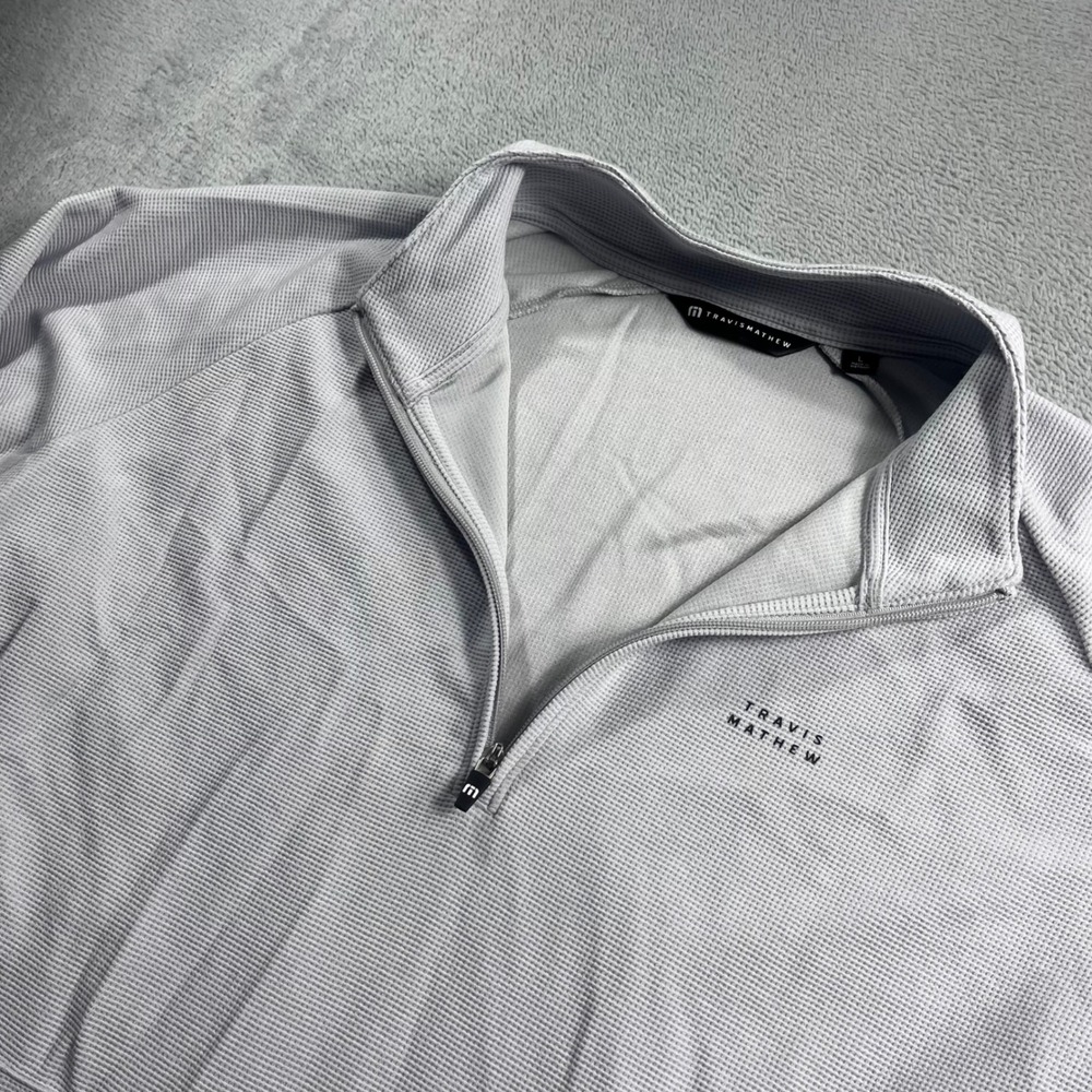 TravisMathew Performance Waffle 1/4 Zip Pullover Heater Series Grey Men L A40306